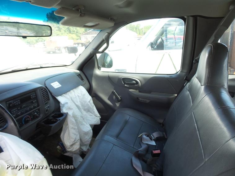 image for item DJ9550 2001 Ford F150 Super Cab pickup truck