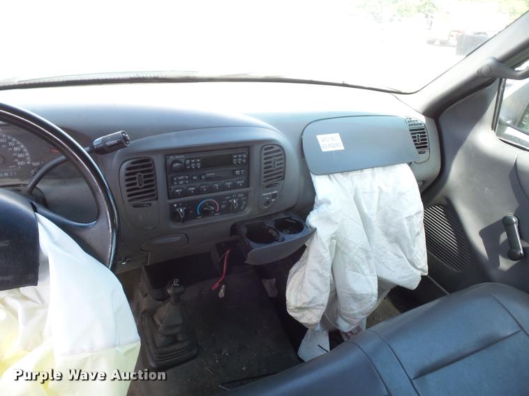 image for item DJ9550 2001 Ford F150 Super Cab pickup truck