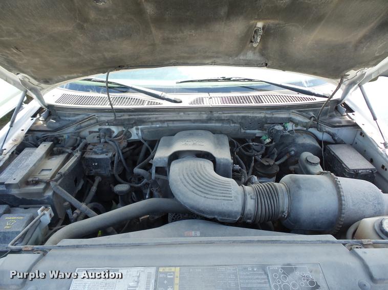 image for item DJ9550 2001 Ford F150 Super Cab pickup truck