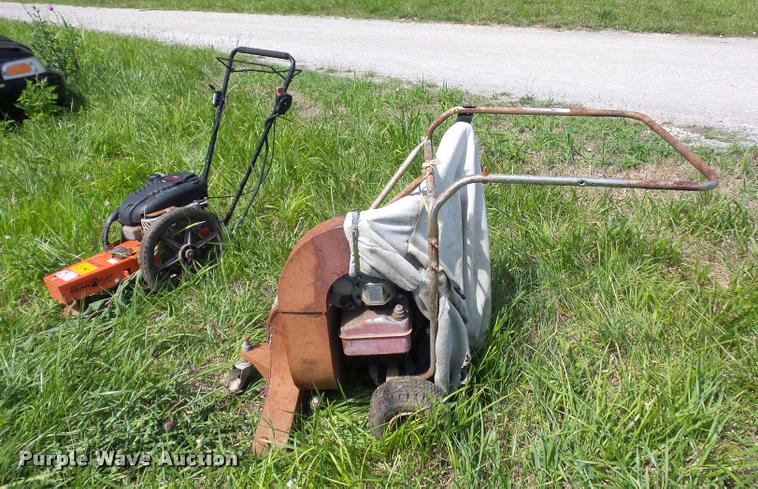 image for item DJ9551 Lawn and garden equipment