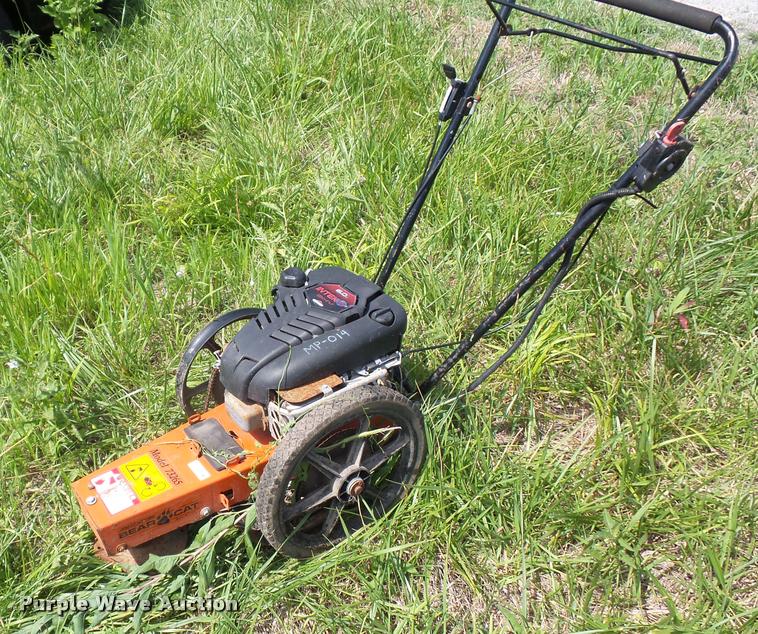 image for item DJ9551 Lawn and garden equipment