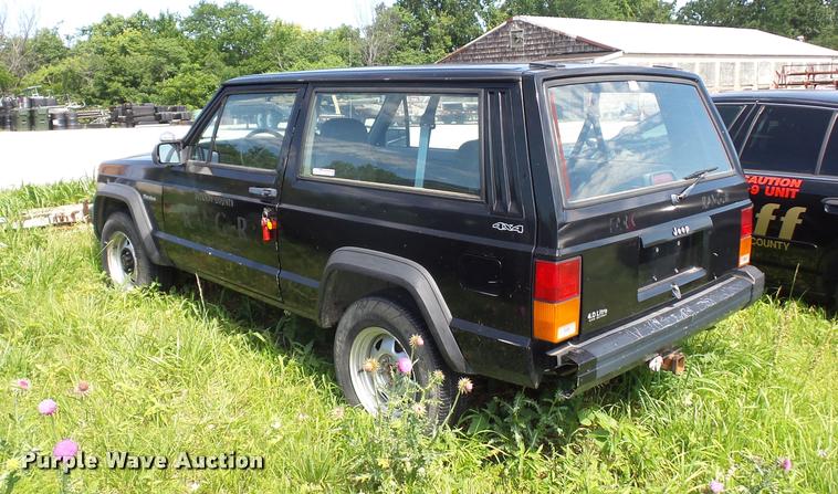 image for item DJ9554 1995 Jeep Cherokee SUV