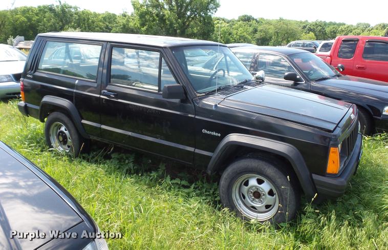 image for item DJ9554 1995 Jeep Cherokee SUV