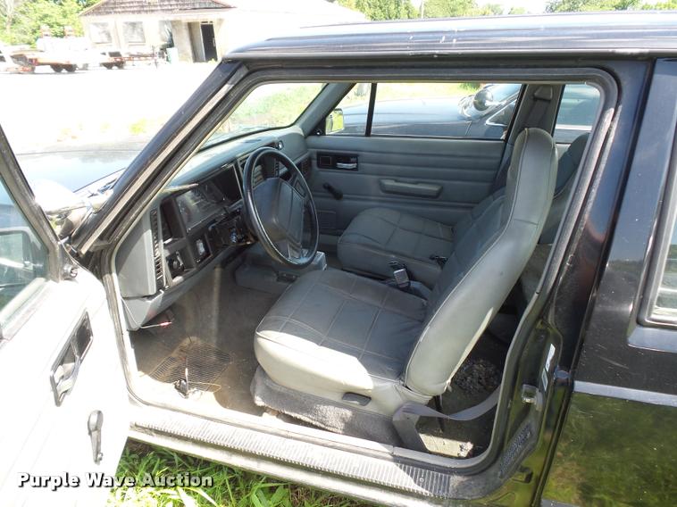 image for item DJ9554 1995 Jeep Cherokee SUV