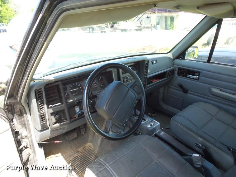 image for item DJ9554 1995 Jeep Cherokee SUV