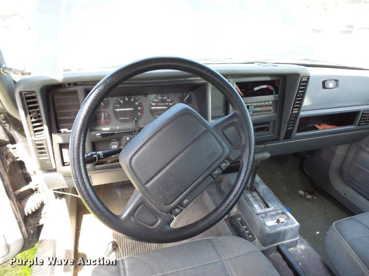 image for item DJ9554 1995 Jeep Cherokee SUV