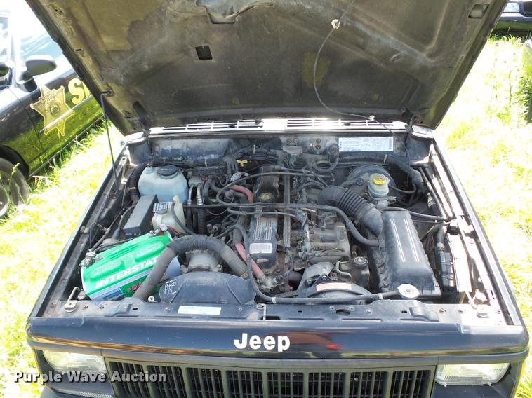 image for item DJ9554 1995 Jeep Cherokee SUV