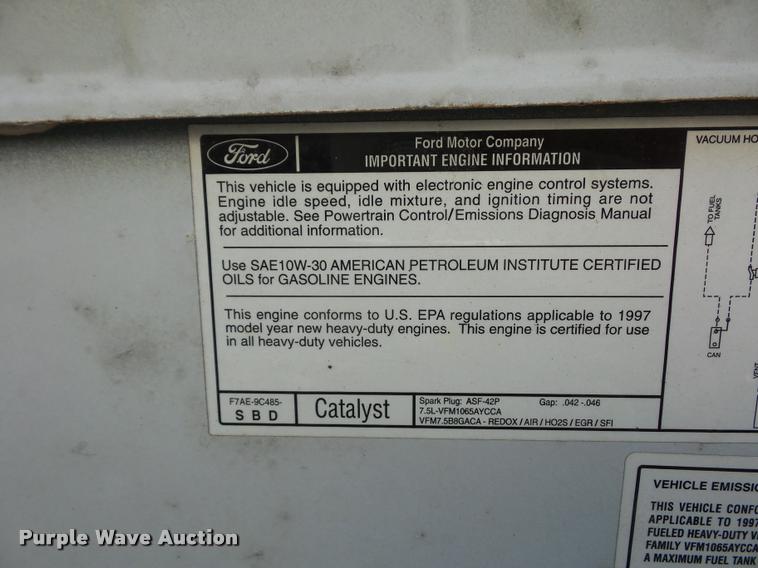 image for item DJ9555 1997 Ford F350 flatbed pickup truck