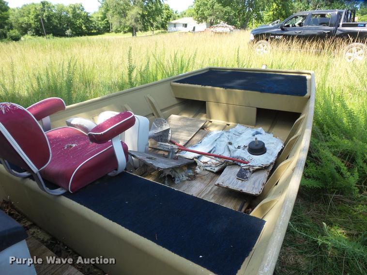 image for item DJ9556 Lowe Commander boat and trailer
