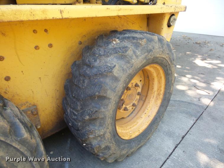 image for item DJ9557 Case 1835B skid steer