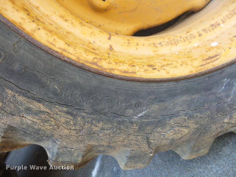 image for item DJ9557 Case 1835B skid steer