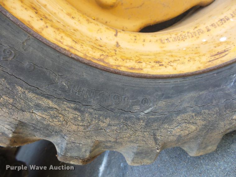 image for item DJ9557 Case 1835B skid steer