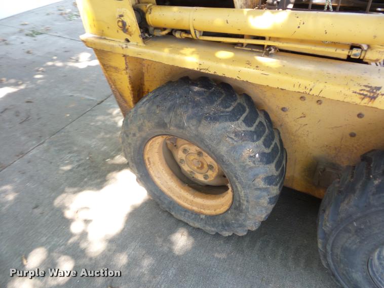 image for item DJ9557 Case 1835B skid steer