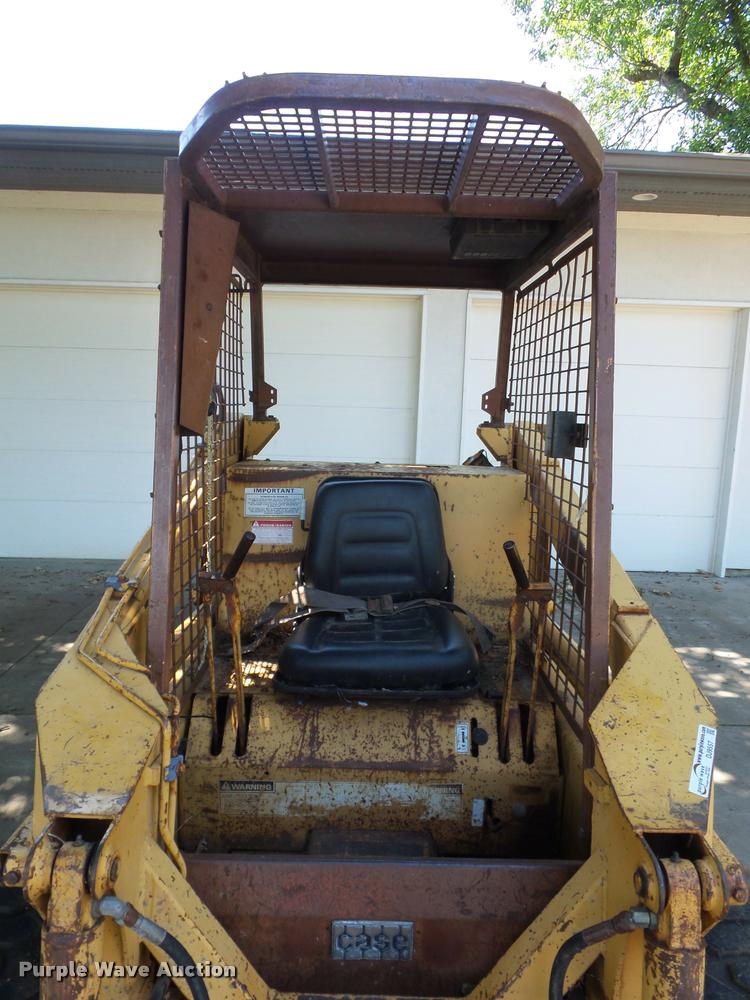image for item DJ9557 Case 1835B skid steer