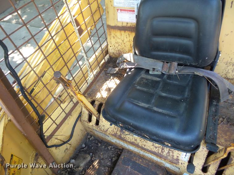 image for item DJ9557 Case 1835B skid steer