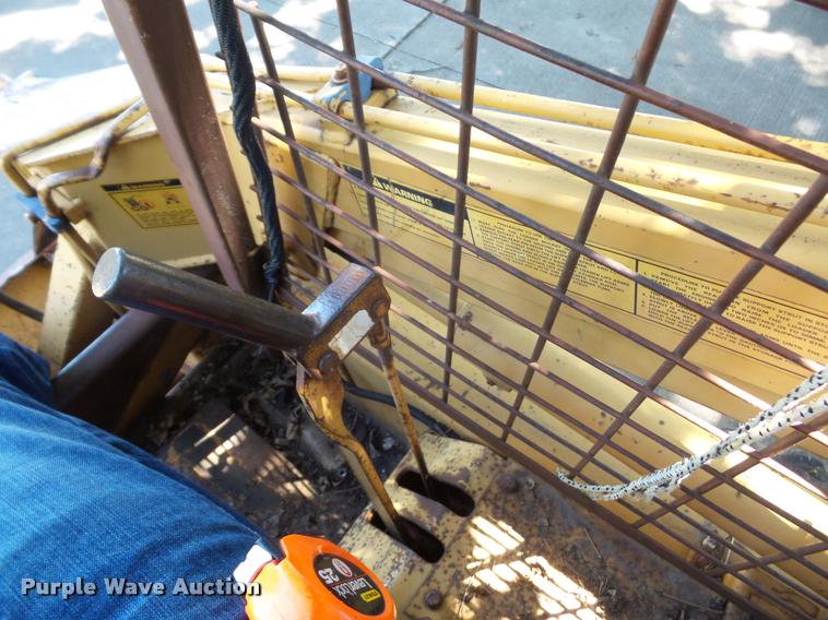 image for item DJ9557 Case 1835B skid steer