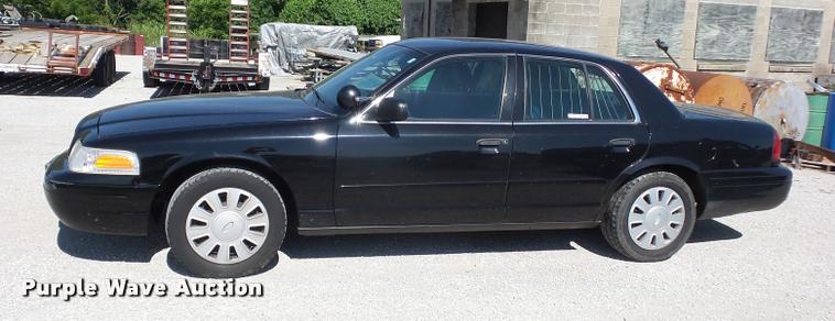 image for item DJ9558 2008 Ford Crown Victoria Police Interceptor