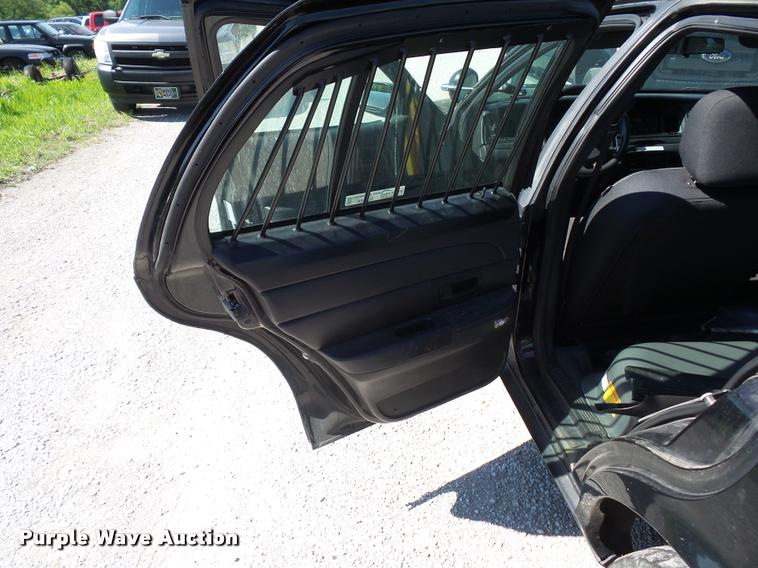 image for item DJ9558 2008 Ford Crown Victoria Police Interceptor