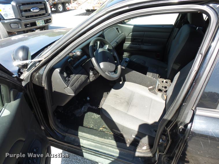 image for item DJ9558 2008 Ford Crown Victoria Police Interceptor
