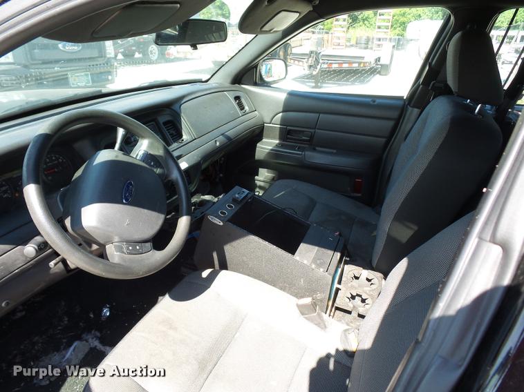 image for item DJ9558 2008 Ford Crown Victoria Police Interceptor
