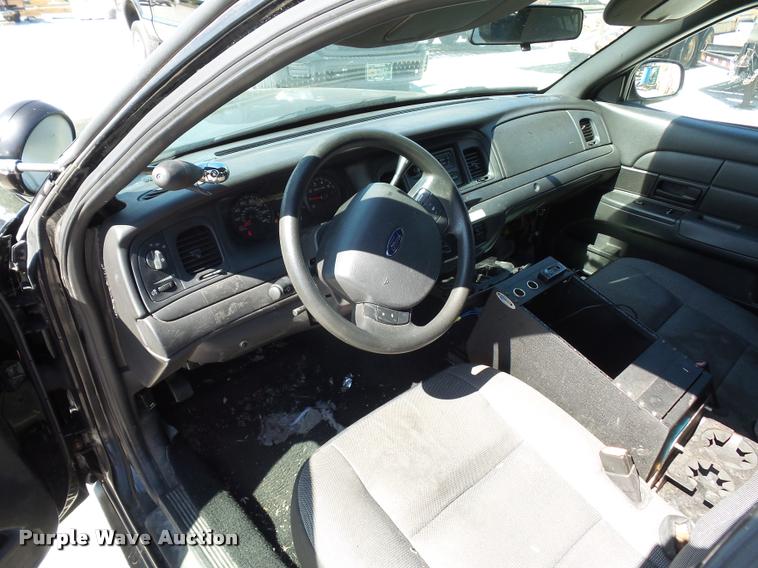 image for item DJ9558 2008 Ford Crown Victoria Police Interceptor