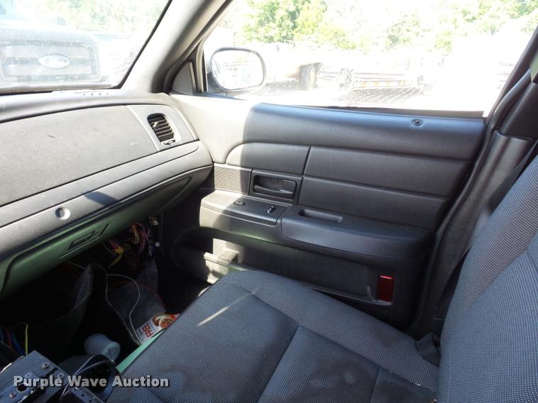 image for item DJ9558 2008 Ford Crown Victoria Police Interceptor