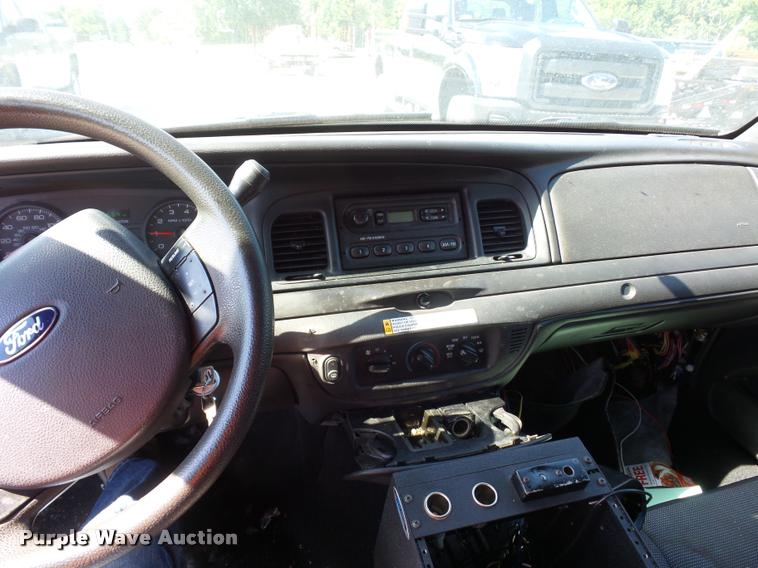 image for item DJ9558 2008 Ford Crown Victoria Police Interceptor
