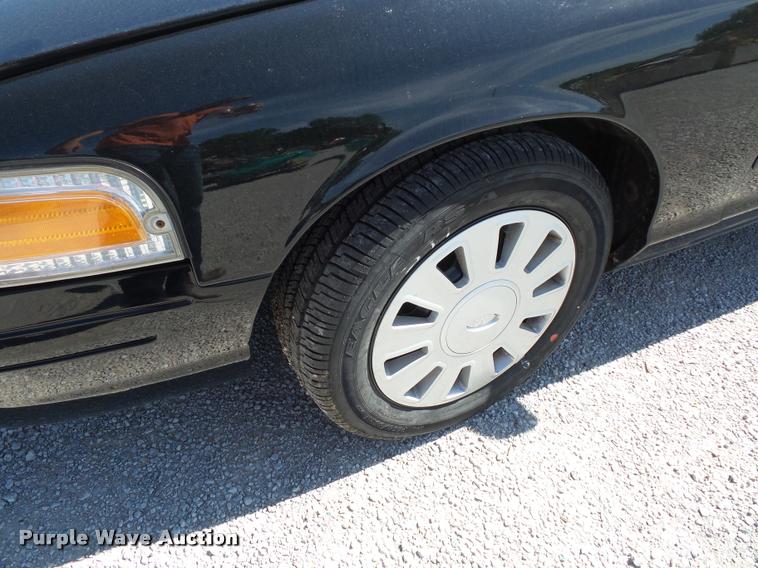 image for item DJ9561 2007 Ford Crown Victoria Police Interceptor