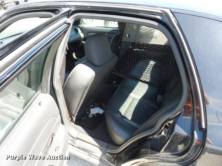 image for item DJ9561 2007 Ford Crown Victoria Police Interceptor