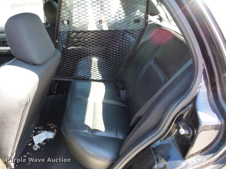 image for item DJ9561 2007 Ford Crown Victoria Police Interceptor