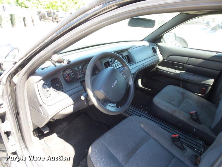 image for item DJ9561 2007 Ford Crown Victoria Police Interceptor