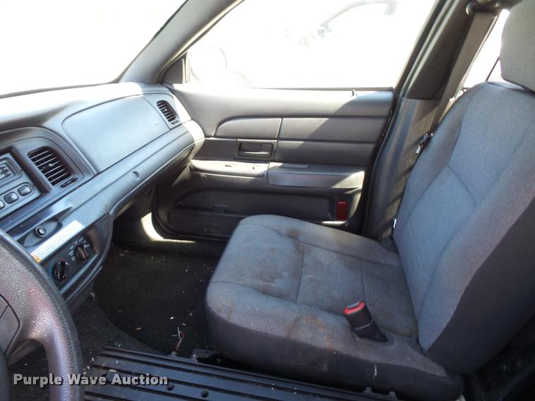 image for item DJ9561 2007 Ford Crown Victoria Police Interceptor