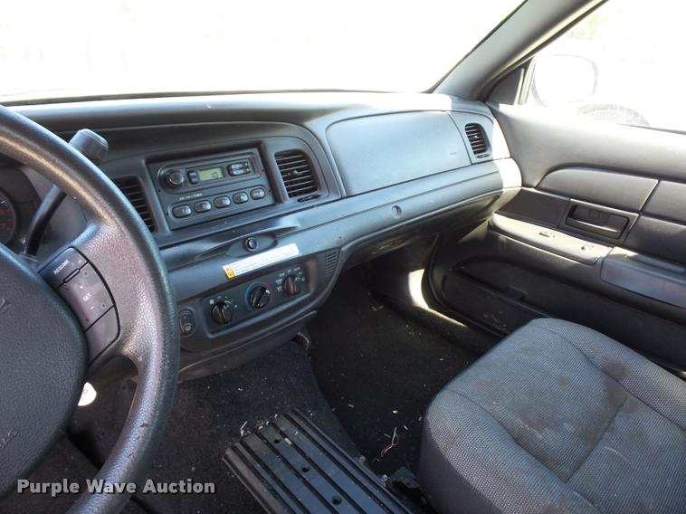 image for item DJ9561 2007 Ford Crown Victoria Police Interceptor