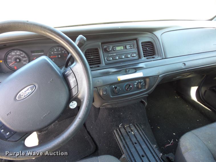 image for item DJ9561 2007 Ford Crown Victoria Police Interceptor