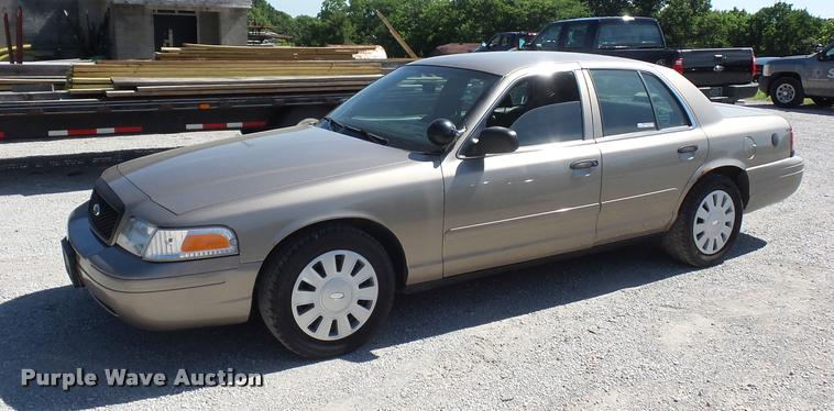 image for item DJ9562 2007 Ford Crown Victoria Police Interceptor