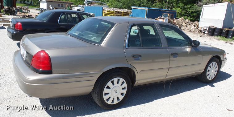 image for item DJ9562 2007 Ford Crown Victoria Police Interceptor