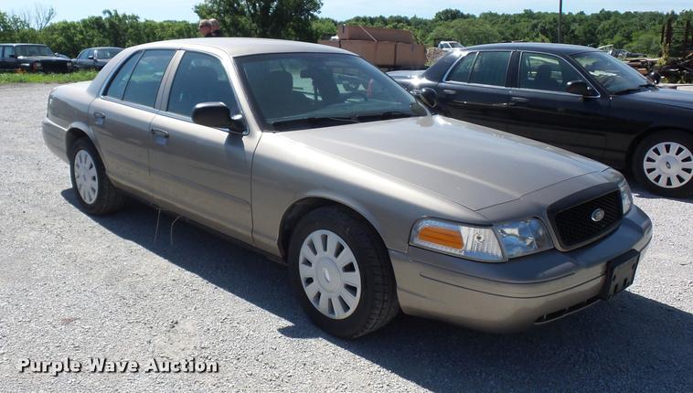 image for item DJ9562 2007 Ford Crown Victoria Police Interceptor