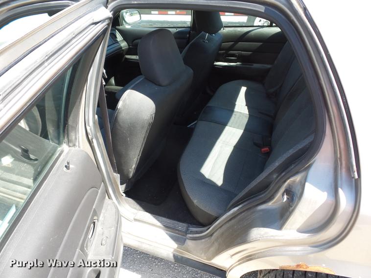 image for item DJ9562 2007 Ford Crown Victoria Police Interceptor