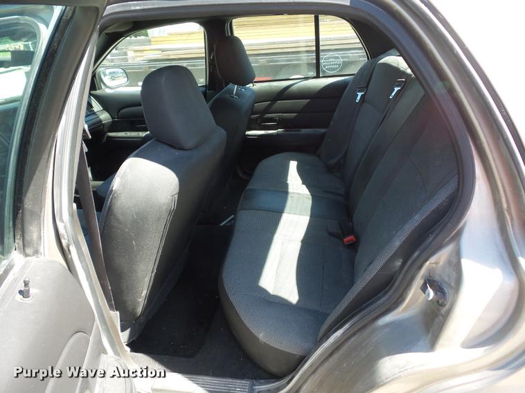 image for item DJ9562 2007 Ford Crown Victoria Police Interceptor