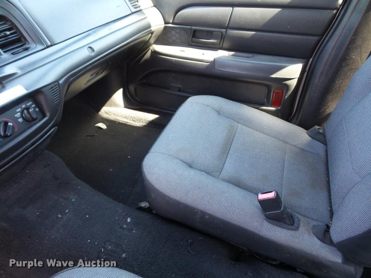 image for item DJ9562 2007 Ford Crown Victoria Police Interceptor