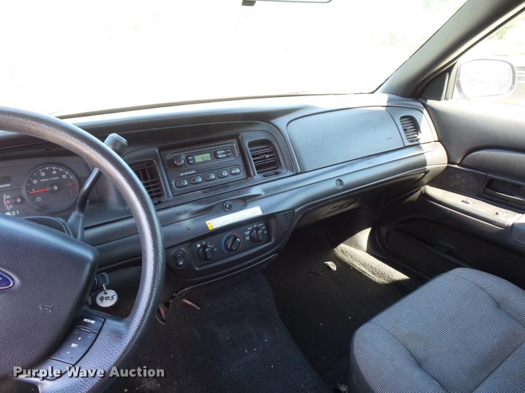 image for item DJ9562 2007 Ford Crown Victoria Police Interceptor