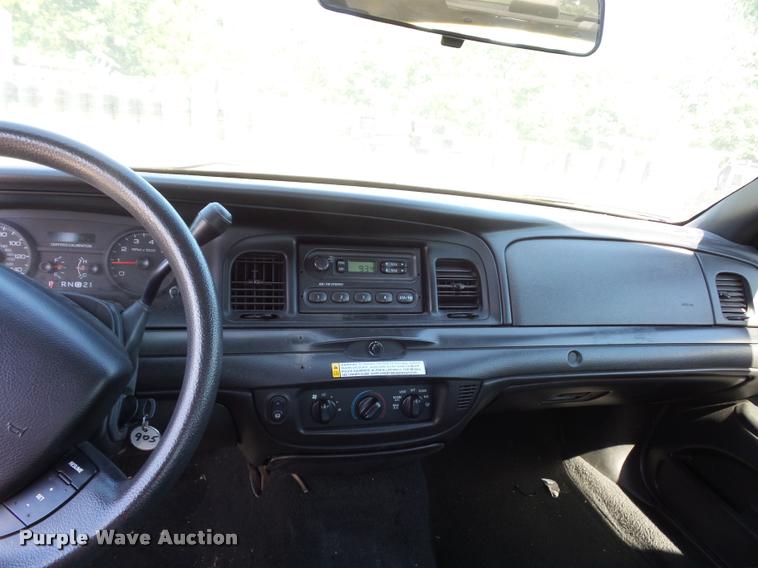 image for item DJ9562 2007 Ford Crown Victoria Police Interceptor