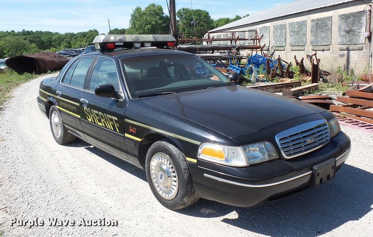 image for item DJ9563 1999 Ford Crown Victoria Police Interceptor