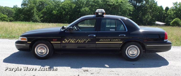 image for item DJ9563 1999 Ford Crown Victoria Police Interceptor