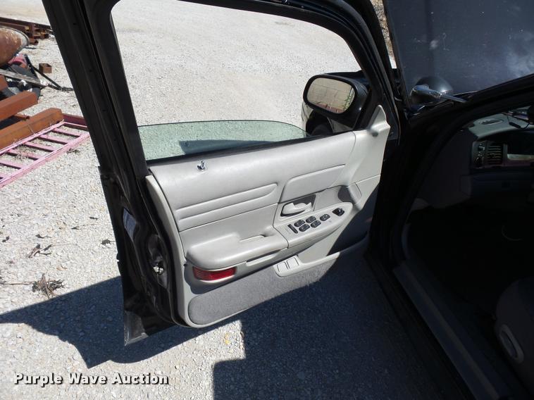 image for item DJ9563 1999 Ford Crown Victoria Police Interceptor