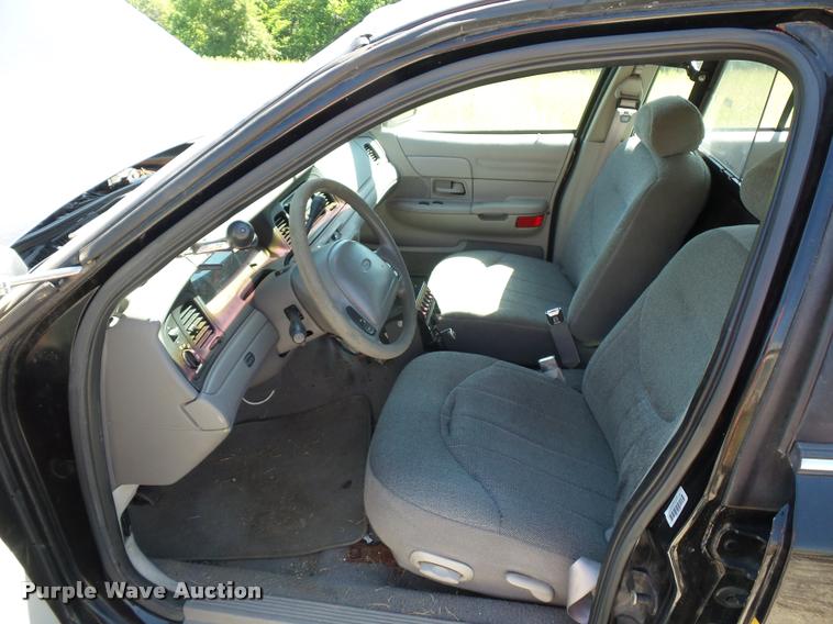 image for item DJ9563 1999 Ford Crown Victoria Police Interceptor