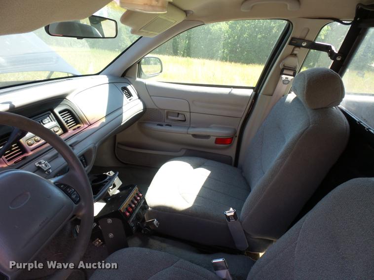 image for item DJ9563 1999 Ford Crown Victoria Police Interceptor