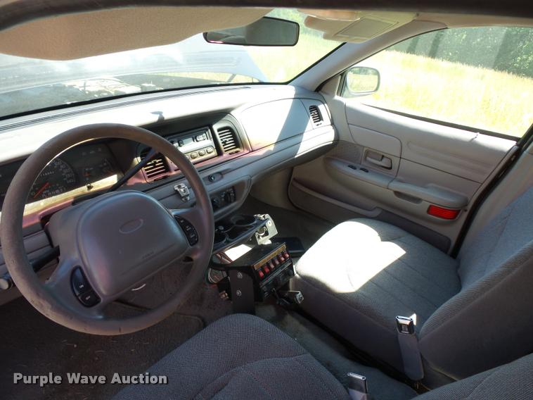 image for item DJ9563 1999 Ford Crown Victoria Police Interceptor