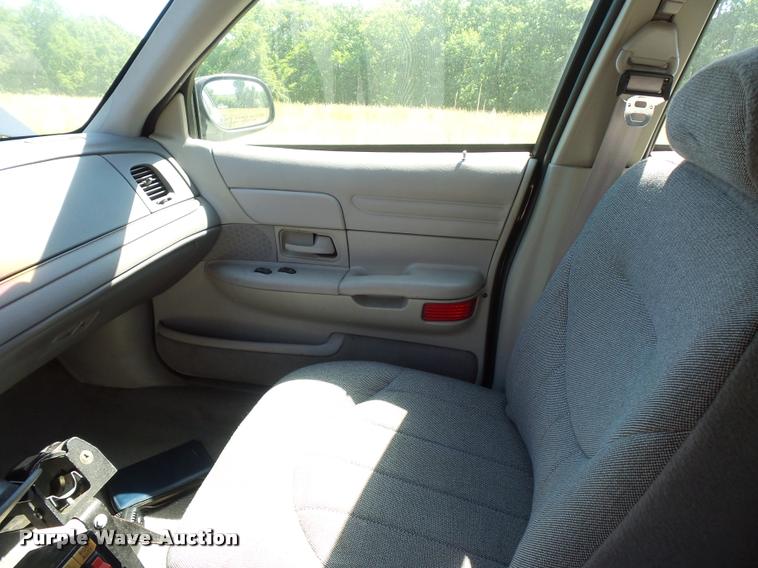 image for item DJ9563 1999 Ford Crown Victoria Police Interceptor