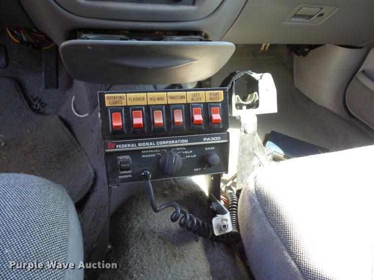 image for item DJ9563 1999 Ford Crown Victoria Police Interceptor